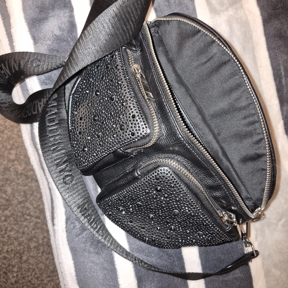 Elegant Black Crossbody Bag